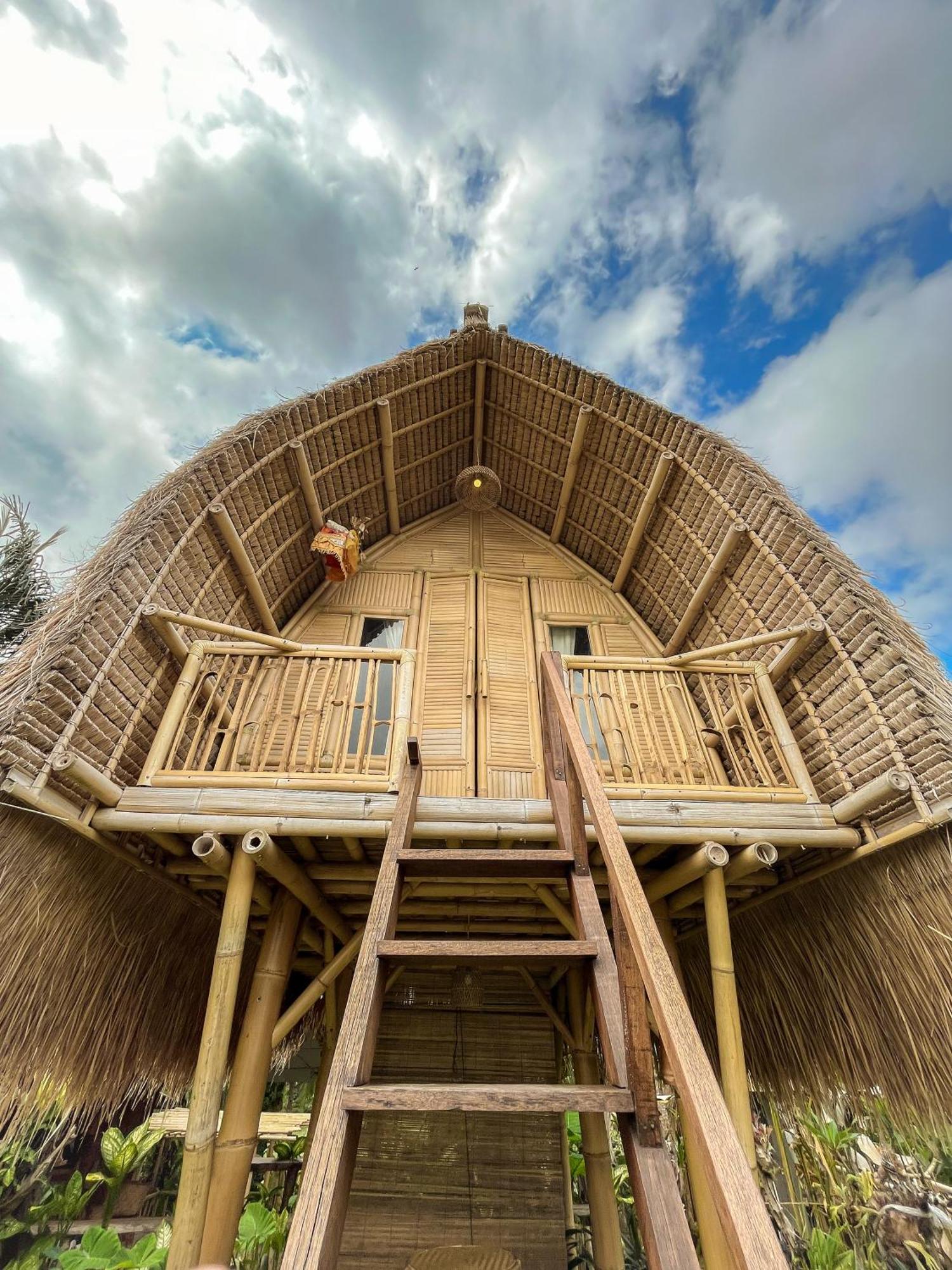 Kawig Bamboo House - Ricefield View, Eco Bamboo