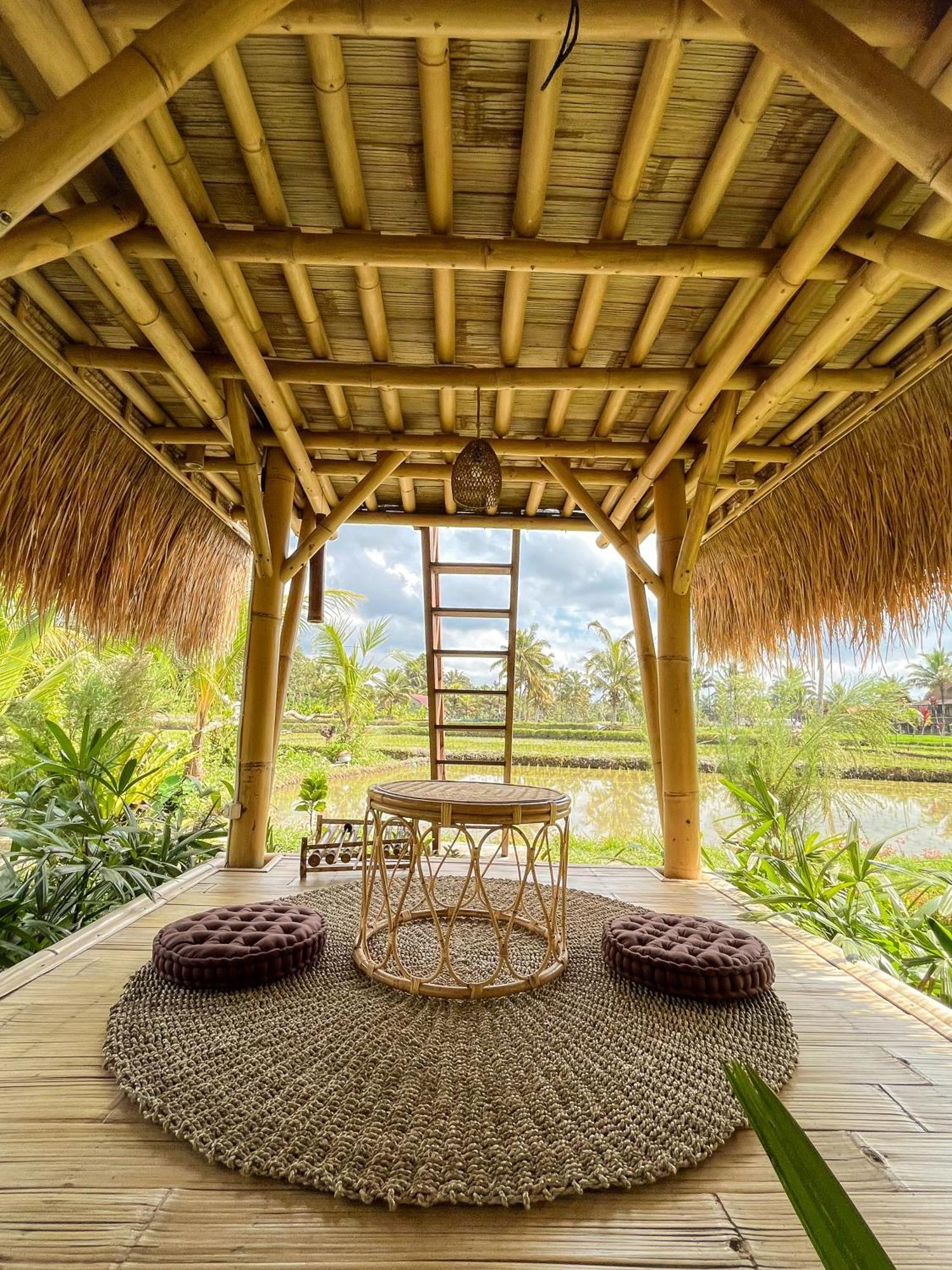 Kawig Bamboo House - Ricefield View, Eco Bamboo